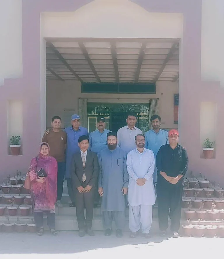 A group photo of IRP and GCT Rajanpur delegation